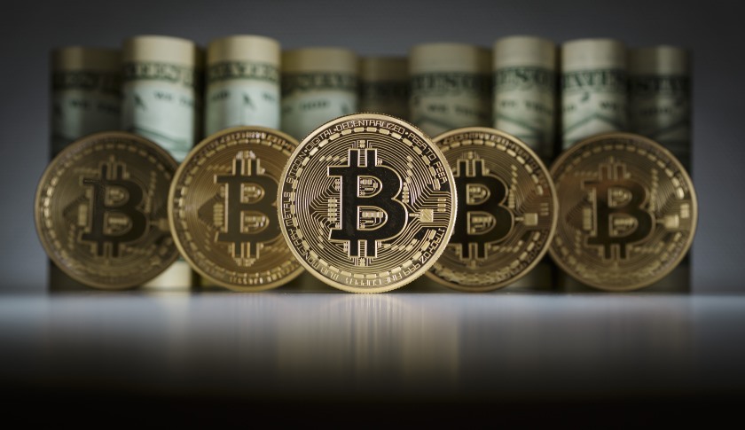 Tiền ảo Bitcoin tăng giá “nóng” từng ngày.
