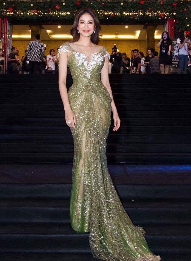 Hoa hậu Pháp nổi bật khi catwalk cùng Phạm Hương