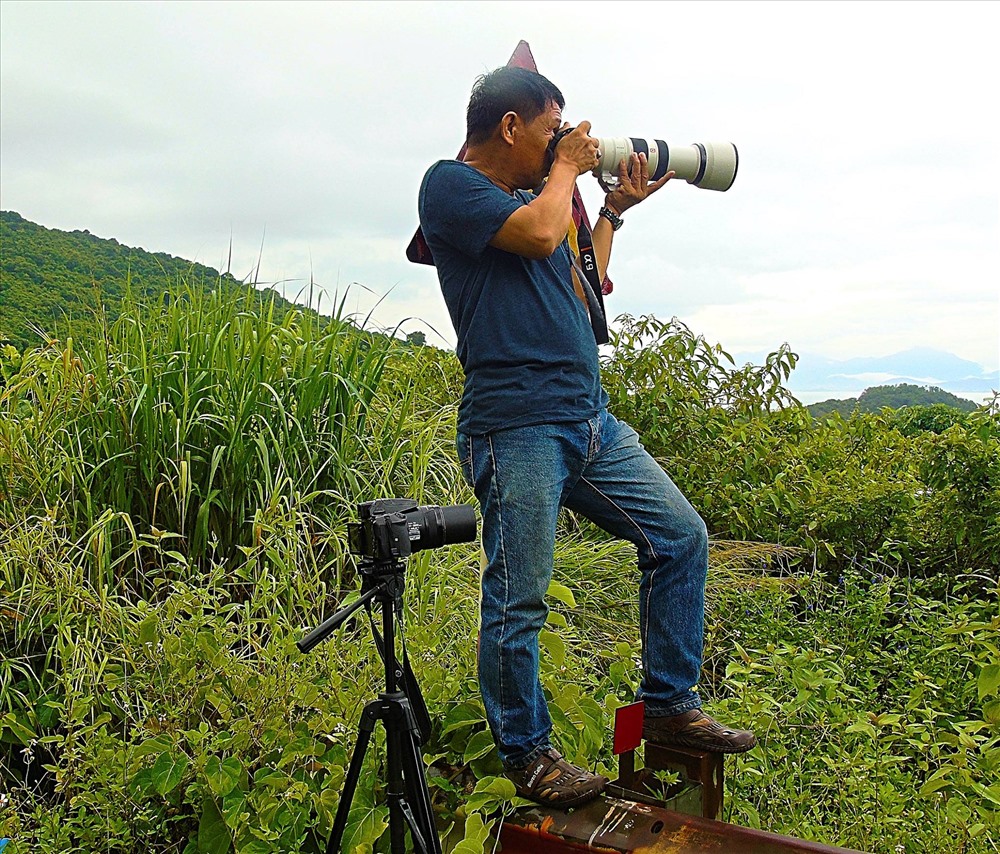 Nhiếp ảnh gia Lê Phước Chín trên đỉnh Sơn Trà