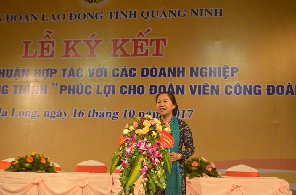 Phó Chủ tịch Tổng LĐLĐVN N: DTguyễn Thị Thu Hồng phát biểu tại lễ ký. Ảnh