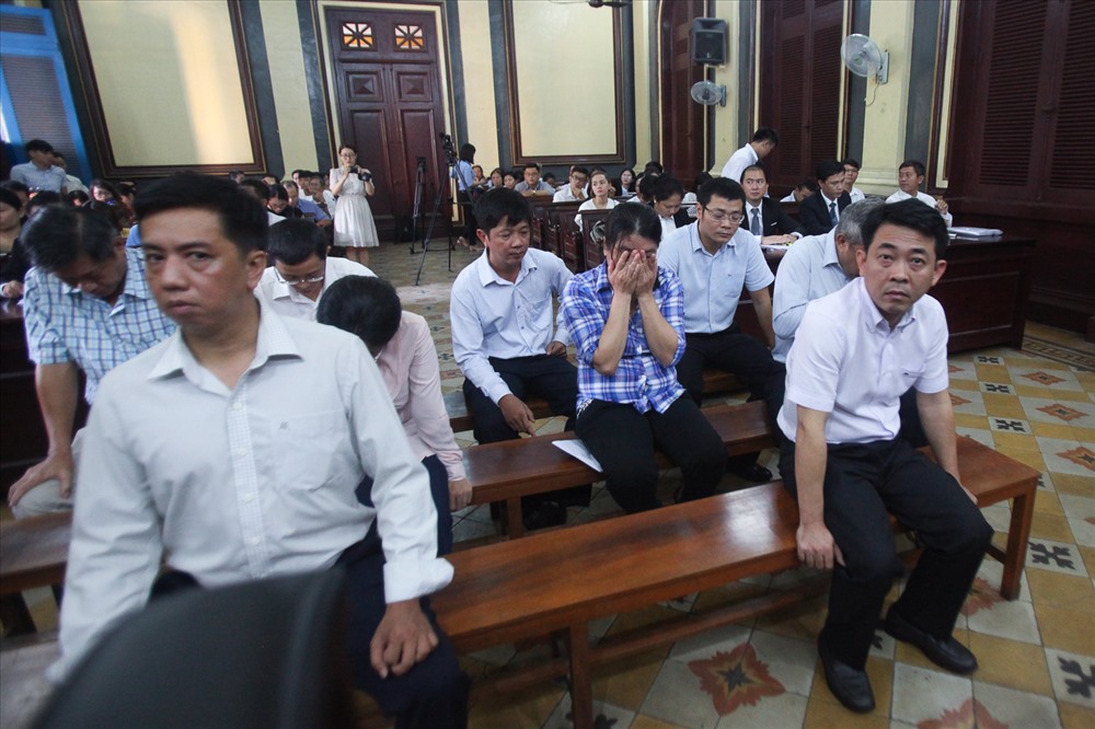 Trước đó, trong phiên xét xử sơ thẩm, TAND TPHCM tuyên phạt các bị cáo Nguyễn Minh Hùng (nguyên Chủ tịch HĐQT kiêm TGĐ Cty CP VN Pharma) 12 năm tù, Võ Mạnh Cường 12 năm tù về tội buôn lậu; các bị cáo khác trong vụ án này cũng bị tuyên từ 2 - 5 năm.