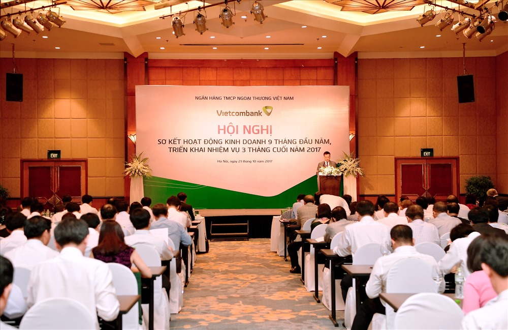Tổng giám đốc Vietcombank Phạm Quang Dũng báo cáo kết quả hoạt động kinh doanh 9 tháng đầu năm và triển khai nhiệm vụ các tháng cuối năm 2017.