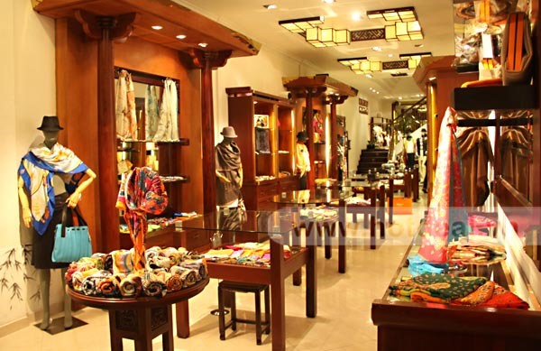 Cửa hàng Khai Silk ở TPHCM.