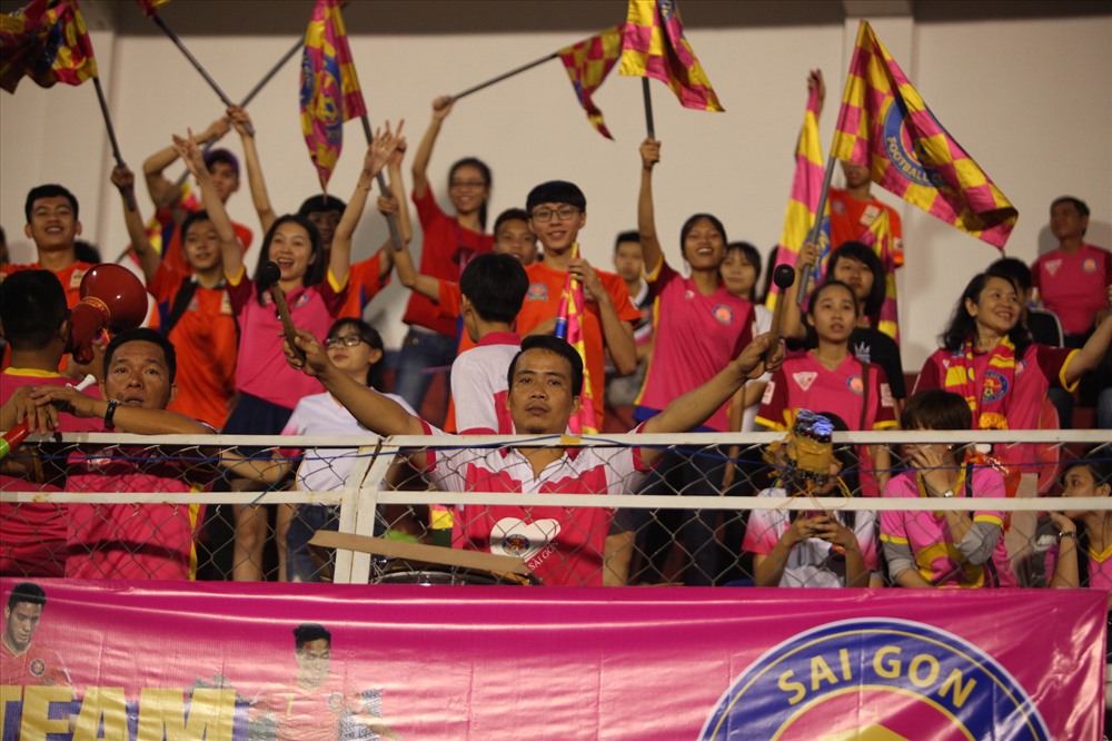 CĐV của Sài Gòn FC. Ảnh: Đ.H
