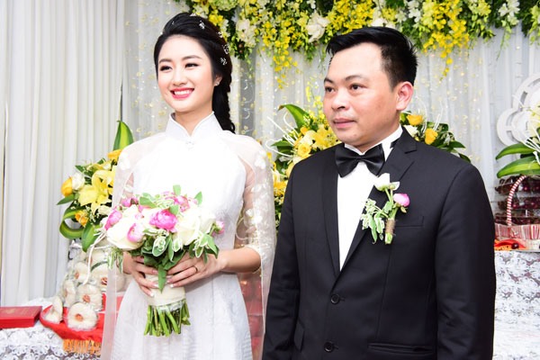 Cô quyết định kết hôn với đại gia Doãn Phương hơn cô 19 tuổi