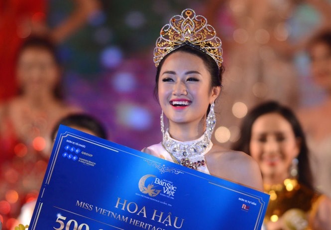 Thu Ngân đăng quang Hoa hậu Bản sắc Việt toàn cầu 2016 