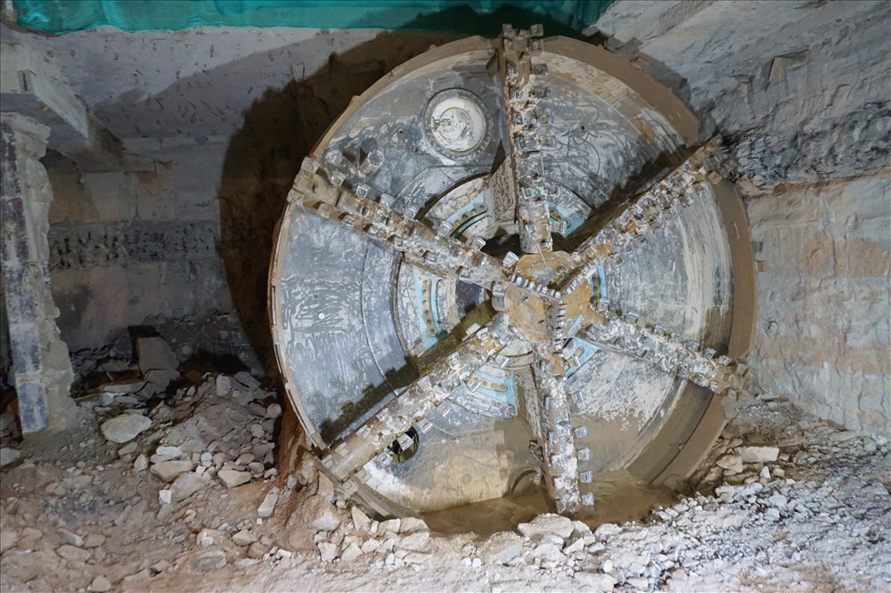 Máy khoan hầm TBM dài 70m, nặng 300 tấn khoan hầm metro. Ảnh: M.Q