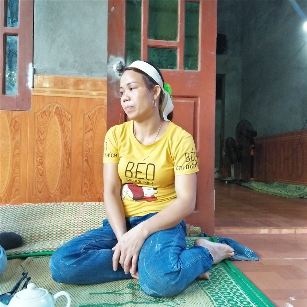 Vợ anh Bùi Văn Chẻng (ảnh chụp ngày 4/10/2017).