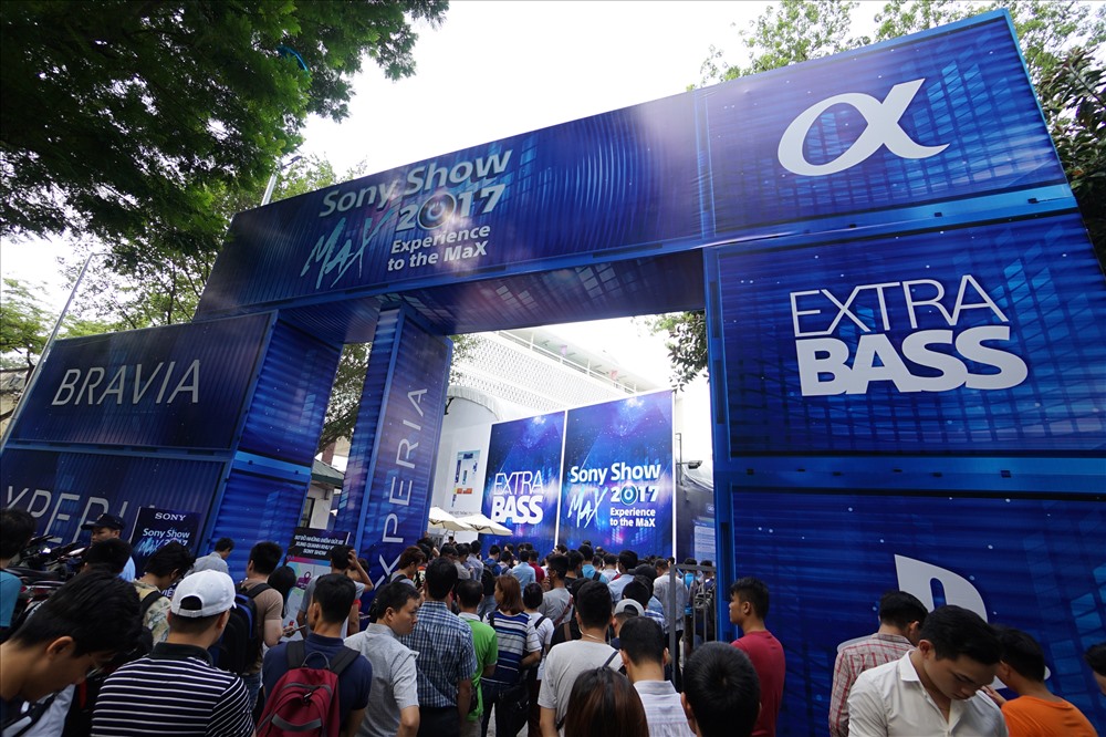 Sony show tại Hà Nội thu hút hàng nghìn người yêu công nghệ.