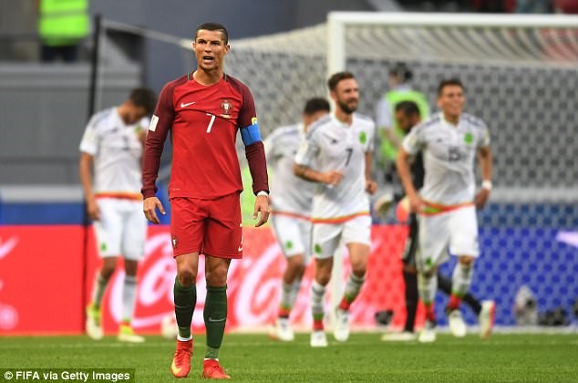 Hành trình đến với VCK World Cup 2018 của Ronaldo (áo đỏ) và các đồng đội không hề đơn giản. Ảnh: Getty Images.