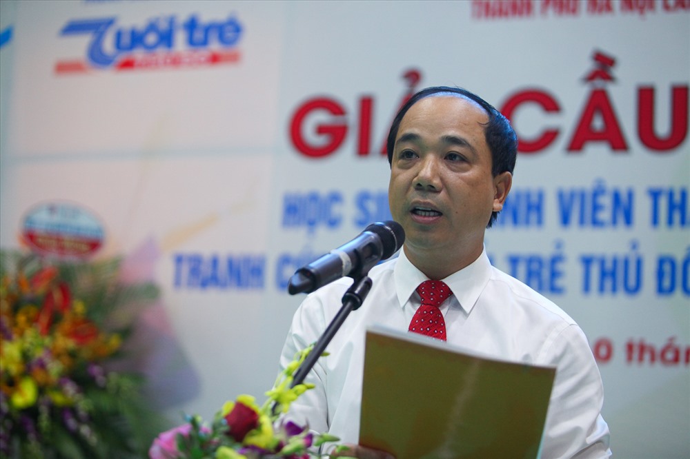 Ông Nguyễn Mạnh Hưng – Tổng biên tập Báo Tuổi trẻ Thủ đô, Trưởng BTC phát biểu tại lễ khai mạc. 