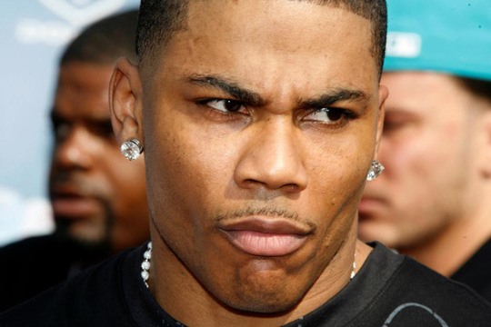 Rapper Nelly vướng rắc rối pháp lý.