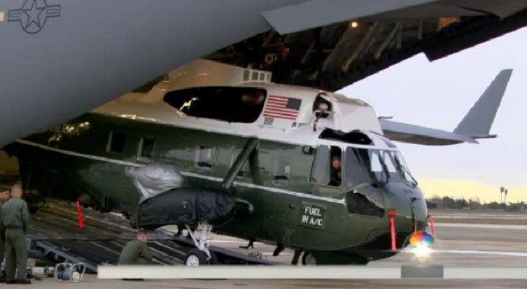 Trực thăng Marine One gồm 2 loại VH-3D (ảnh) hoặc VH-60N thuộc Phi đội trực thăng 1 (HMX-1) chịu trách nhiệm vận chuyển tổng thống, phó tổng thống và các quan chức cấp cao khác dưới sự điều khiển của Thủy quân lục chiến và Nhà Trắng. Ảnh: NBC News.