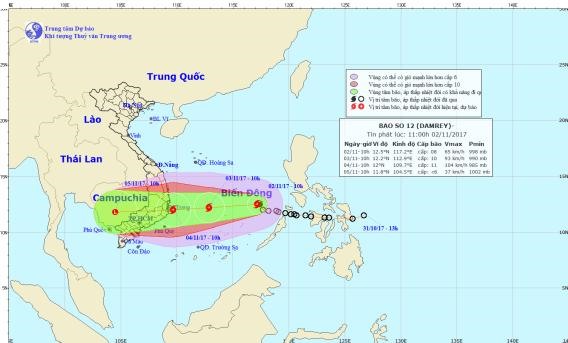 Vị trí và hướng đi của bão số 12 trưa 2.11.2017. Ảnh: NCHMF