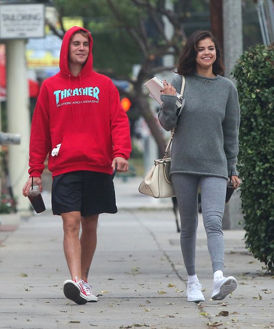 Tuy nhiên, về phía gia đình Selena không đồng ý Justin vì cho rằng giọng ca Baby đã làm tổn thương Selena quá nhiều