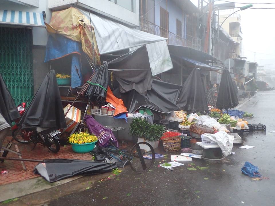 Chùm ảnh bão số 12 đổ bộ Nha Trang, Khánh Hòa: