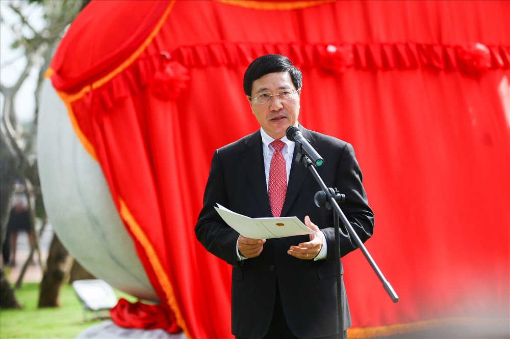 Phát biểu tại Lễ khai trương, Phó Thủ tướng, Bộ trưởng Bộ Ngoại giao Phạm Bình Minh cho rằng việc khai trương công viên APEC là nỗ lực nhằm làm sâu sắc thêm sự hiểu biết lẫn nhau trong APEC và nhằm thúc đẩy sự giao lưu văn hóa trong cộng động thành viên kinh tế APEC.