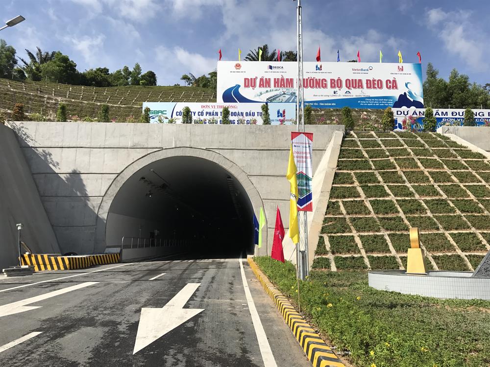 Hầm Đèo Cả chính thức thông xe từ hôm nay (21.8). Ảnh Khánh Hoà.