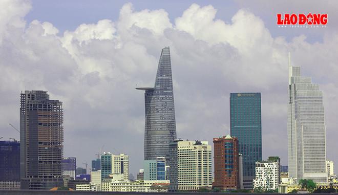 Được khởi công 2007 với 42 tầng nổi, 5 tầng hầm, cao 195m, tòa nhà Saigon MC sau này là Saigon One Tower được kỳ vọng là tòa cao ốc cao thứ 3 TPHCM. Ảnh: Trường Sơn