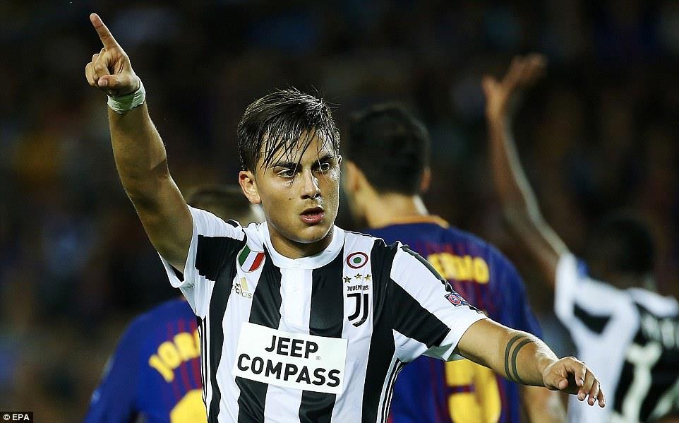 Paulo Dybala đã có màn trình diễn hoàn toàn đối lập so với Messi. Ảnh: EPA.