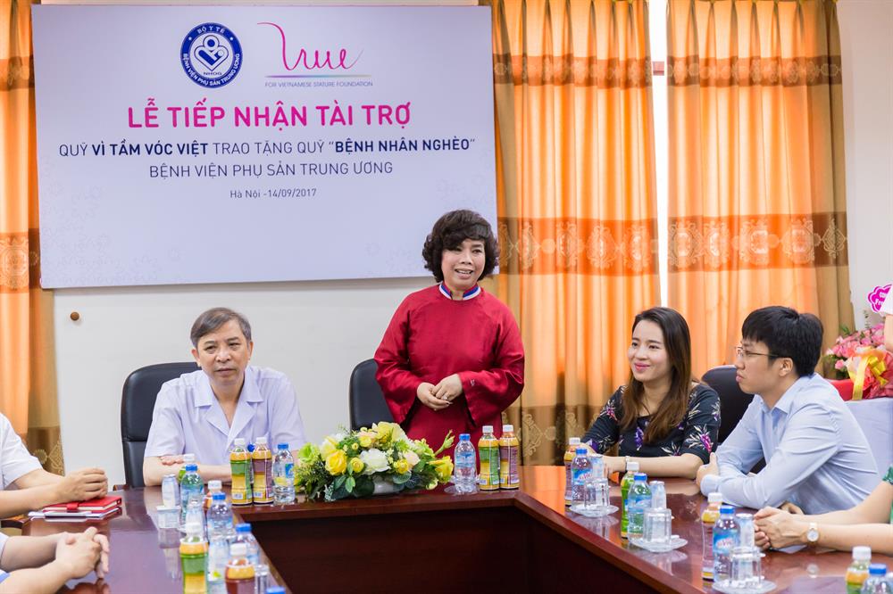 Bà Thái Hương - Chủ tịch Quỹ Vì Tầm Vóc Việt phát biểu