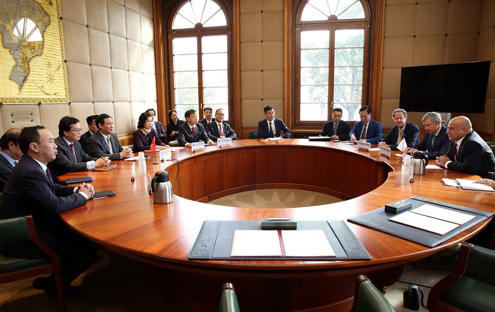 Phó Thủ tướng Vương Đình Huệ trong buổi làm việc với ông Xavier Carim - Chủ tịch Đại hội đồng WTO. Ảnh:Thành Chung
