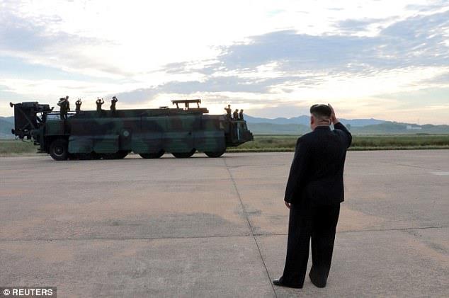Cũng trong ngày 15.9, Hội đồng Bảo an Liên Hợp Quốc lên án vụ phóng tên lửa của  Triều Tiên.