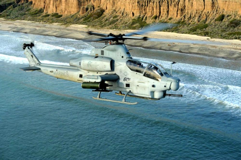 AH-1Z Viper có chiều dài 17,8m, chiều cao 4,37m và đường kính cánh quạt 14,6m.