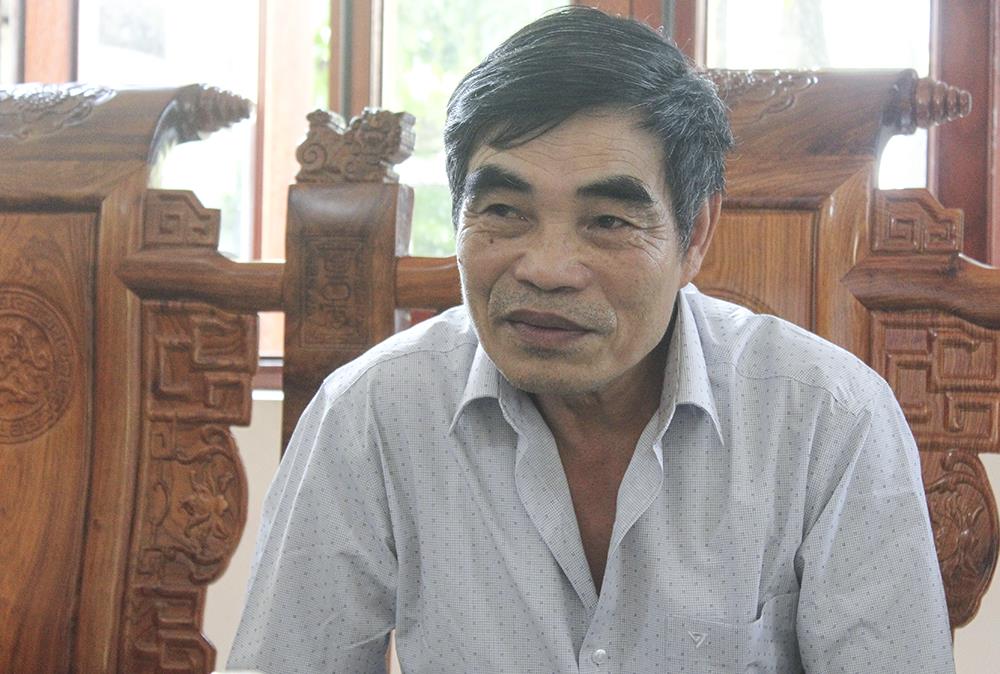 Ông Út trò chuyện với PV về câu chuyện hành trình đi tìm con suốt 36 năm qua. Ảnh Trần Vương