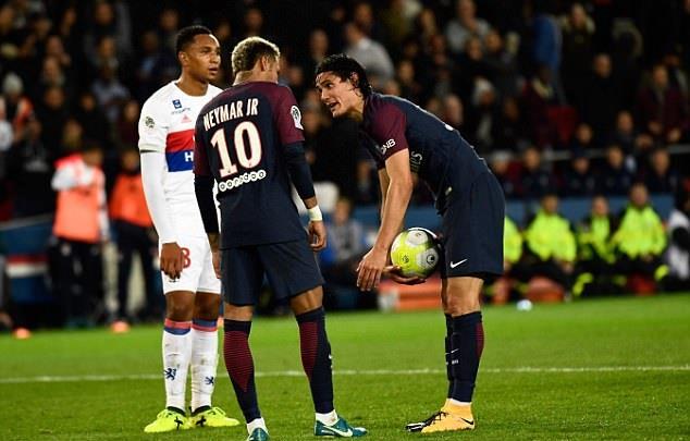 Cavani (phải) và Neymar đều là những ngôi sao tấn công chất lượng của PSG. Ảnh: Getty Images.