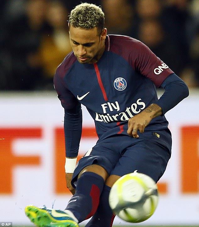Neymar muốn mình trở thành cầu thủ trung tâm ở PSG. Ảnh: AP.