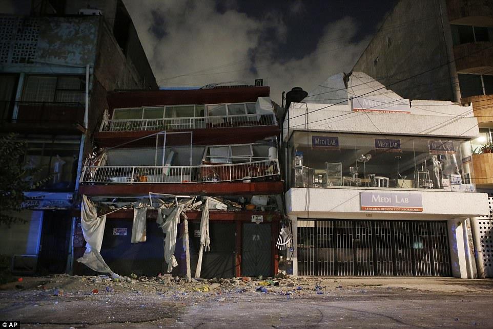 Tổng thư ký Liên Hợp Quốc Antonio Guterres cũng bày tỏ sự đau buồn khi nghe số thương vong và thiệt hại do trận động đất ở Mexico và cho biết Liên Hợp Quốc sẵn sàng hỗ trợ Mexico sau trận động đất. 