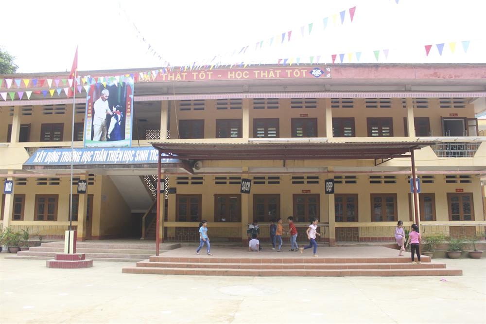 Một ngôi trường khác là Trường TH & THCS Thị trấn Mù Cang Chải cũng đã nhanh chóng được ổn định trở lại để học sinh tựu trường sau trận lũ quét kinh hoàng.