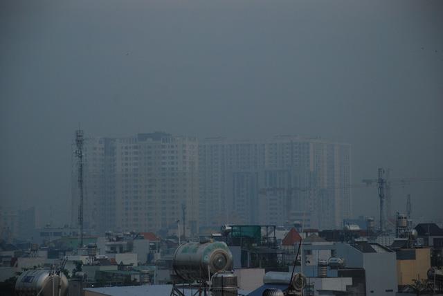 Sương mù bao phủ Sài Gòn trong sáng sớm.