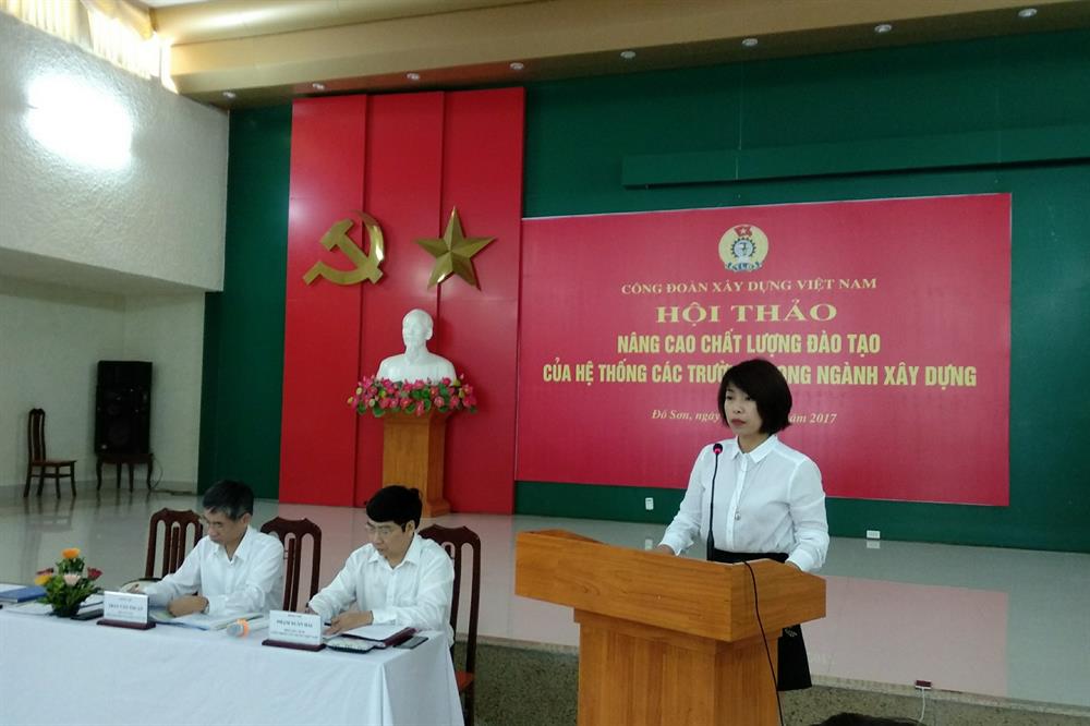 Đồng chí Nguyễn Thị Thủy Lệ, Chủ tịch CĐXDVN phát biểu khai mạc Hội thảo.