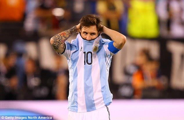 Messi sẽ phải đưa ĐT Argentina tới VCK World Cup 2018. Ảnh: Getty Images.