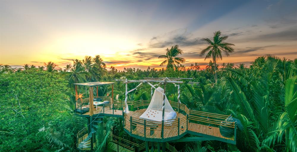 Khách sạn sinh thái Bangkok Tree House, Thái Lan mang đến cho bạn sự giải thoát hoàn toàn với sự hối hả vốn có của thành phố. Khách sạn tọa lạc trên hòn đảo nhân tạo ở Bang Krachao - nơi đây được mệnh danh là ‘lá phổi xanh của Bangkok’.