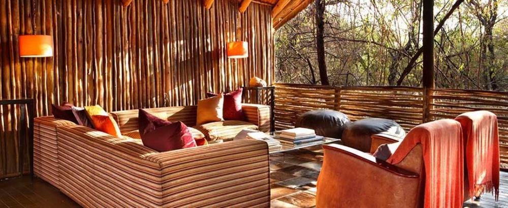 Nhà gỗ Jaci's Tree Lodge, Nam Phi nằm sâu trong những khóm cây của Khu bảo tồn Game Madikwe ở Nam Phi, độ cao lý tưởng để ngắm nhìn vẻ đẹp hùng vĩ của con sông Marico.