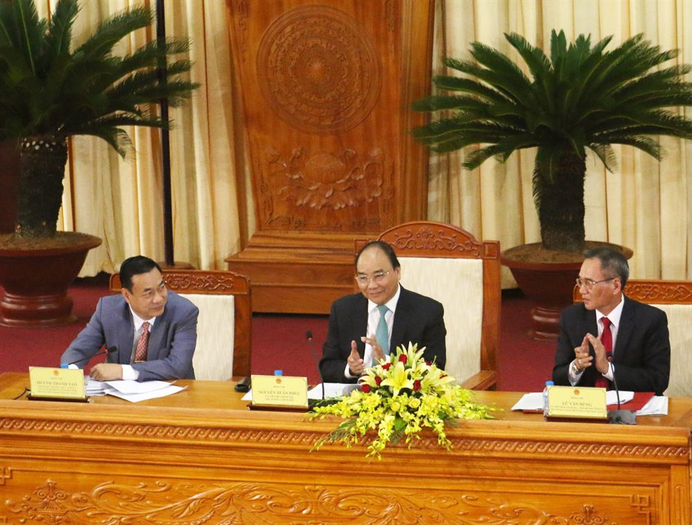 Thủ tướng Nguyễn Xuân Phúc chủ trì hội nghị vào sáng 28.9 (ảnh: P.V)