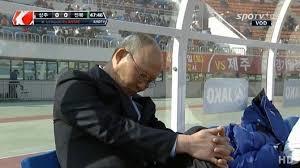 Ông Park từng ngủ quên ở khu vực kĩ thuật trong một trận đấu vào năm 2012.