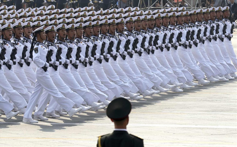 Hải quân Trung Quốc trong lễ diễu binh. Ảnh: AP.