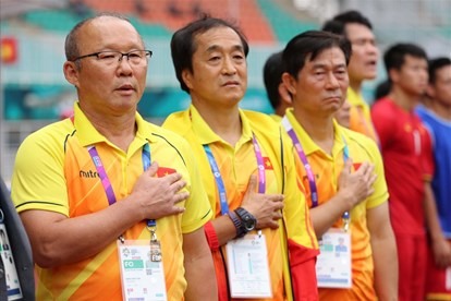 Do HLV Park Hang-seo bận theo đội tuyển Việt Nam sang Indonesia đá vòng loại World Cup ngày 15.10 nên U22 Việt Nam sẽ giao cho các trợ lý đảm trách.
