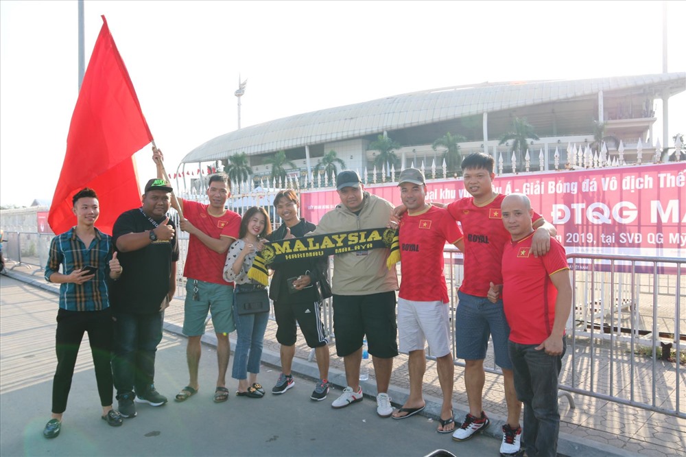 CĐV Malaysia cũng đã có mặt ở sân để cổ vũ đội nhà.