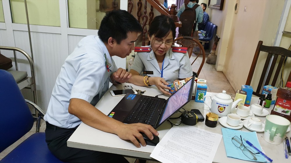 Đoàn Thanh tra Sở Y tế Hà Nội kiểm tra tại Hoàng Việt Đường