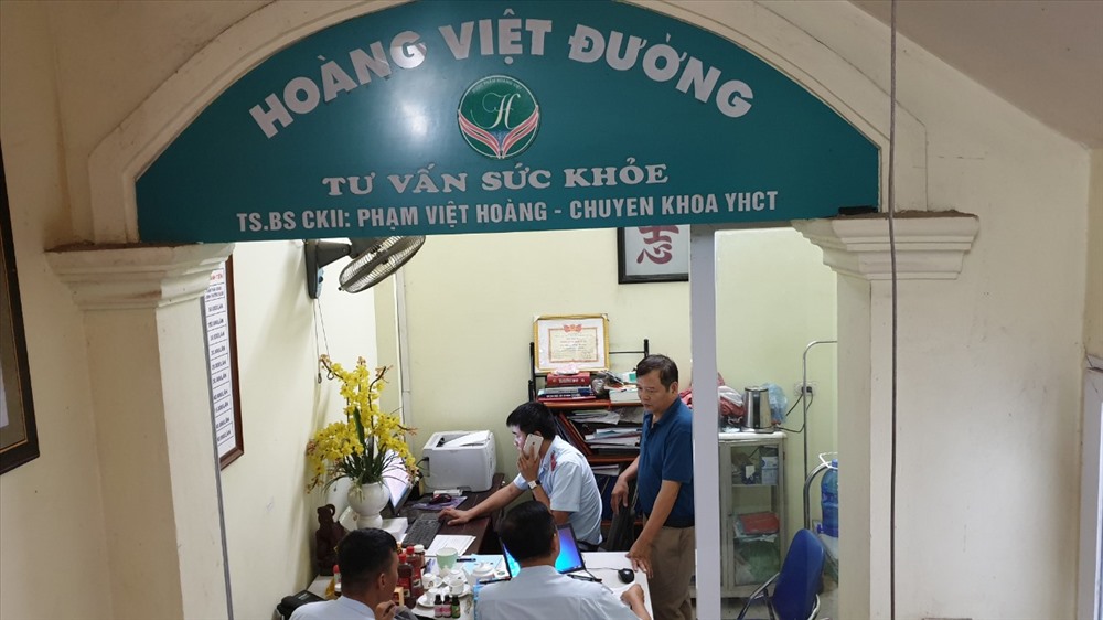 Đoàn Thanh tra Sở Y tế Hà Nội kiểm tra tại Hoàng Việt Đường
