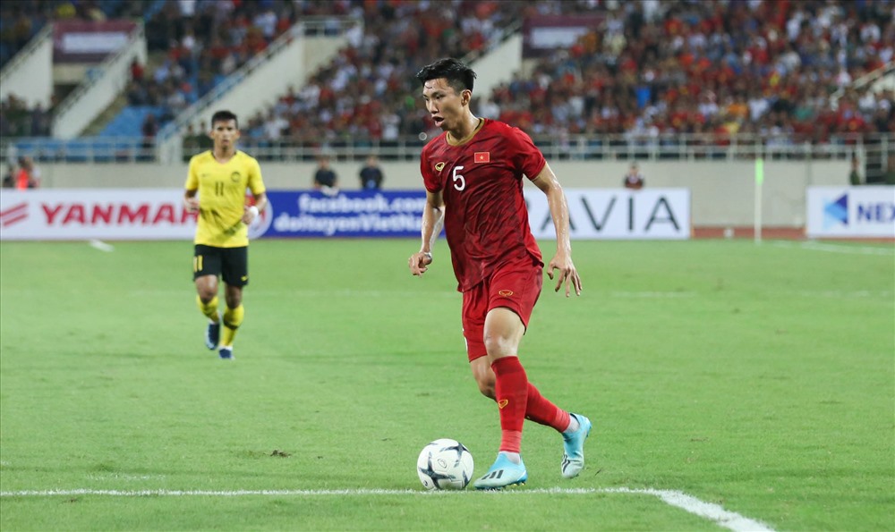 Tình huống Văn Hậu bất ngờ đột nhập vào vòng cấm đối phương khiến hàng thủ Malaysia bị bất ngờ.