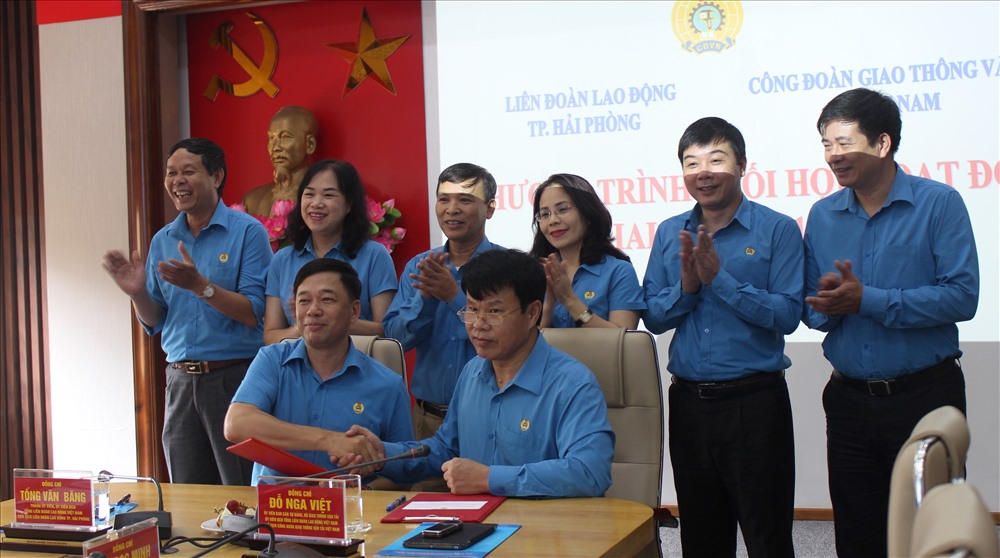LĐLĐ TP.Hải Phòng và Công đoàn Giao thông Vận tải Việt Nam kí kết Chương trình phối hợp hoạt động.