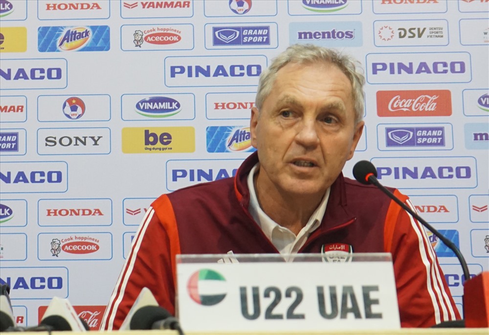 Ông Maciej Storza (huấn luyện viên trưởng U22 UAE).