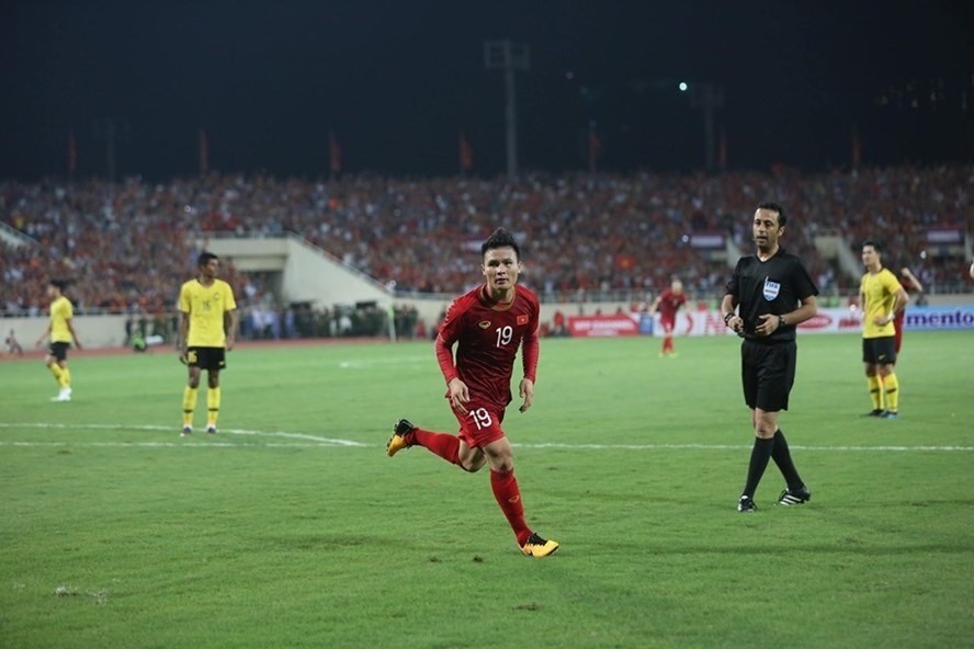 Ví trí số 1 trong tầm ngắm của tuyển Việt Nam ở lượt đấu tới khi UAE phải làm khách trên sân Thái Lan còn Việt Nam gặp đội lót đường Indonesia.
