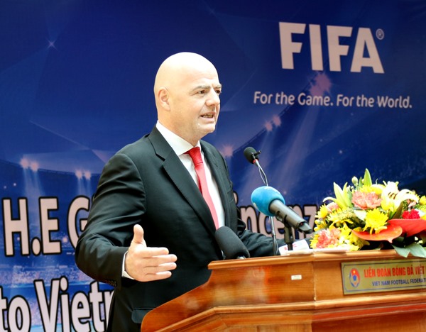 Chủ tịch FIFA ông Gianni Infantino bày tỏ sự thất vọng về trận đấu này. Ảnh:: VFF